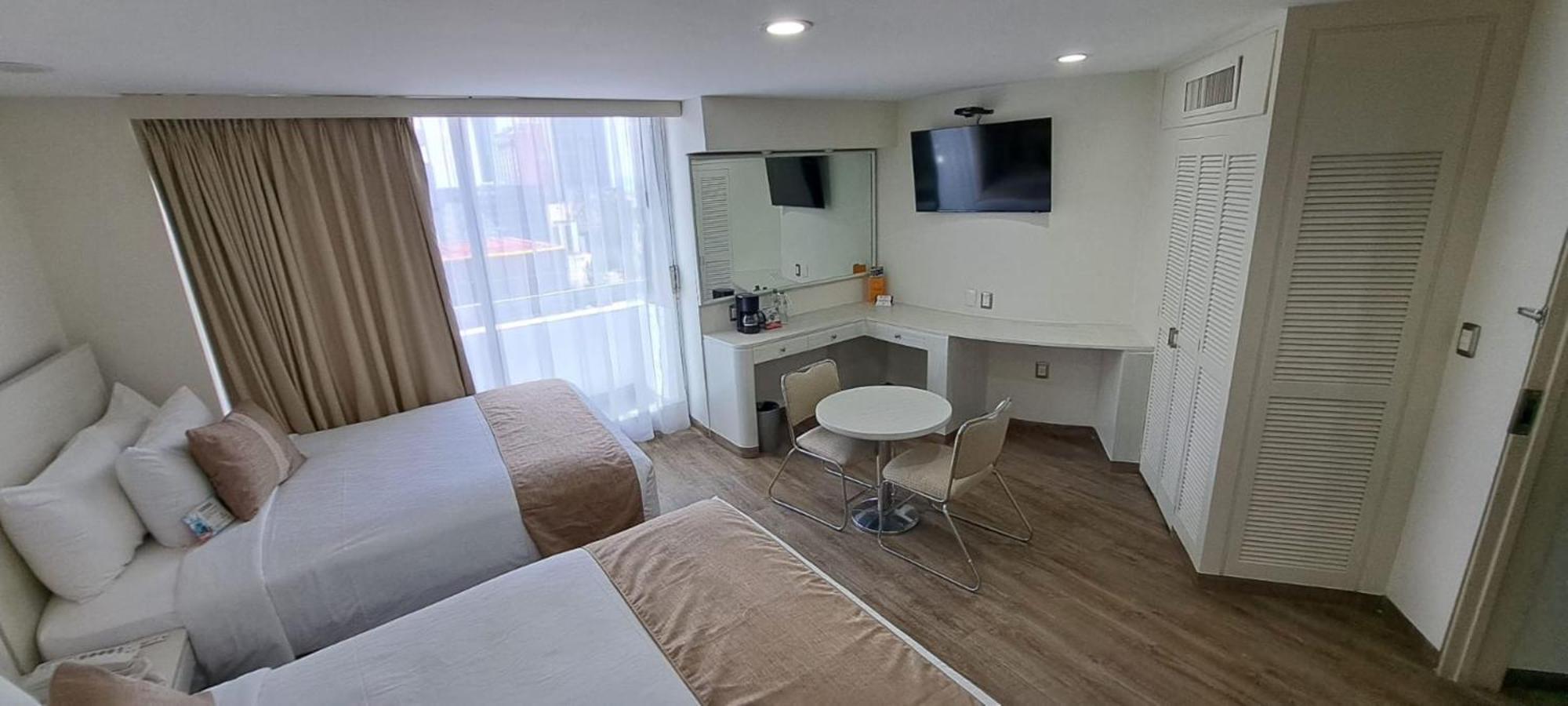 Century Reforma Hotel 4*